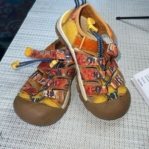 Keen Newport H2 Waterproof Sport Sandals32/33 EU SIZE1, 20CM  KIDS SIZE